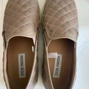 Steve Madden Slip-Ons Size 8